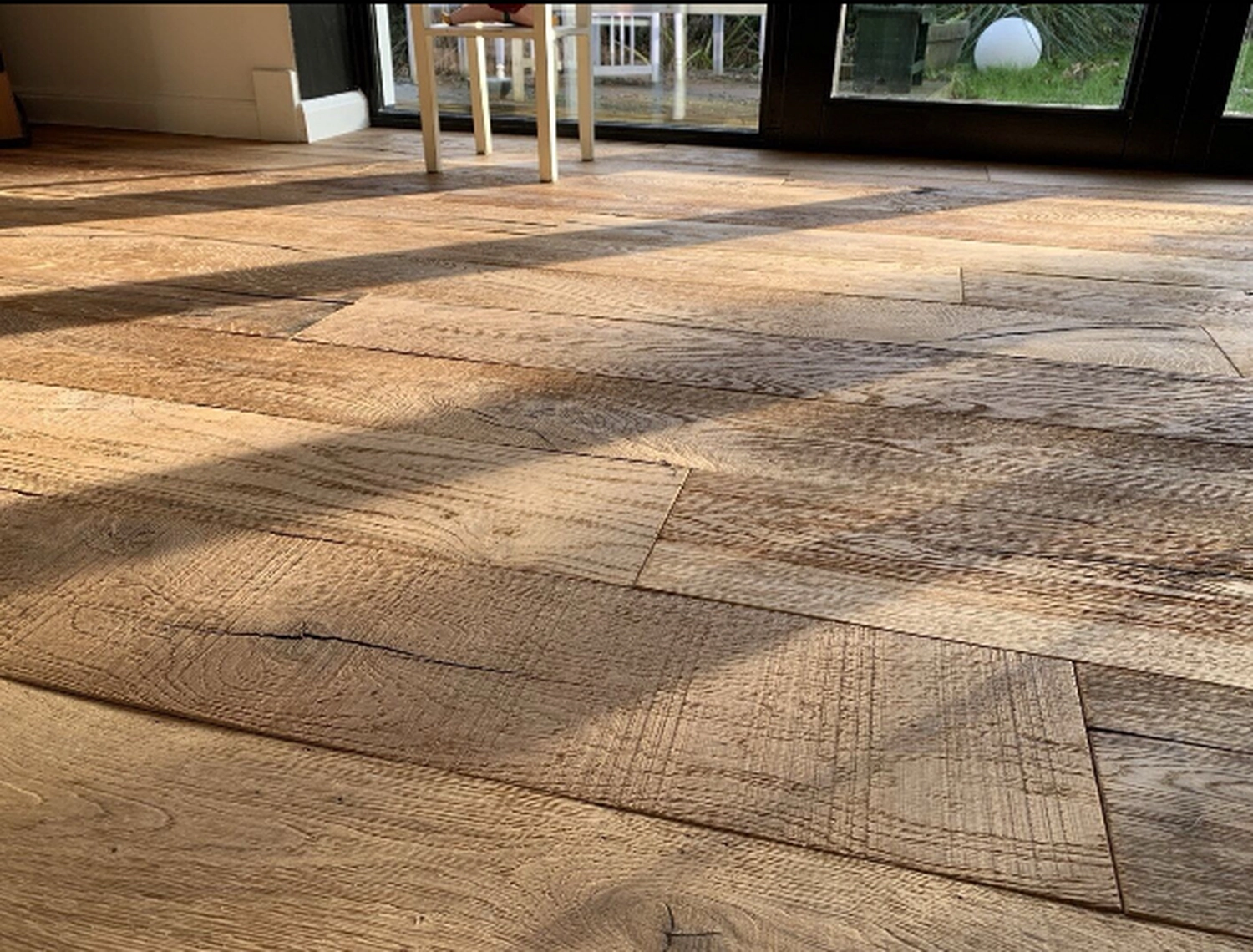 Toni´s Farbenspiel Malermeister - Malermeister - Moderne Bodenbeläge