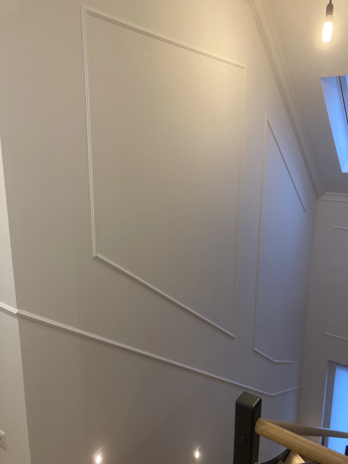 Tonis Farbenspiel Malermeister - Malermeister - Gemälde an einer Wand