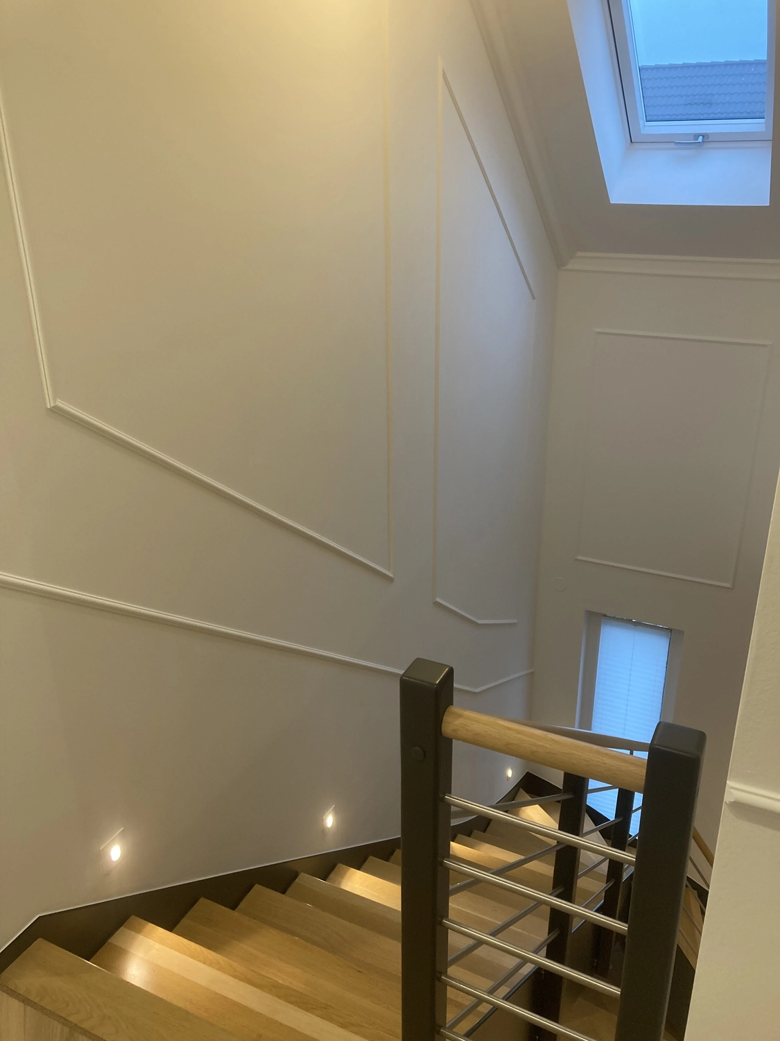 Tonis Farbenspiel Malermeister - Malermeister - Gemälde an einer Wand