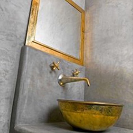 Waschbeckenrückwand mit Tadelakt